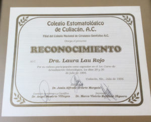 Dra.-Laura-Lau-Rojo-5